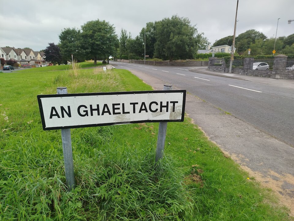 Gaeltacht sign in Mionlach