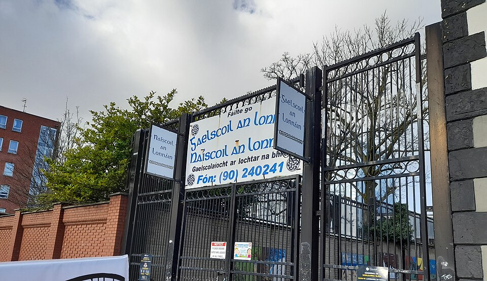 Gaelscoil an Lonnáin in Belfast