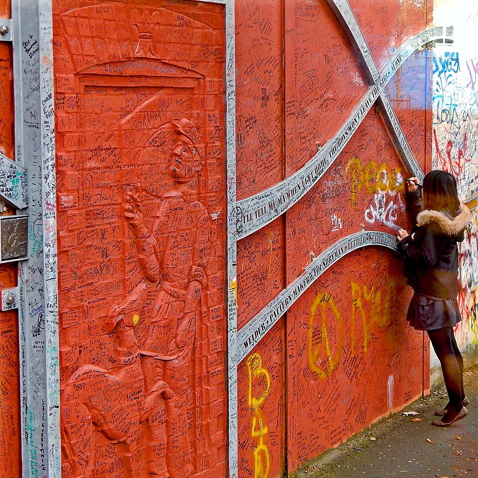 Message on Peace Wall